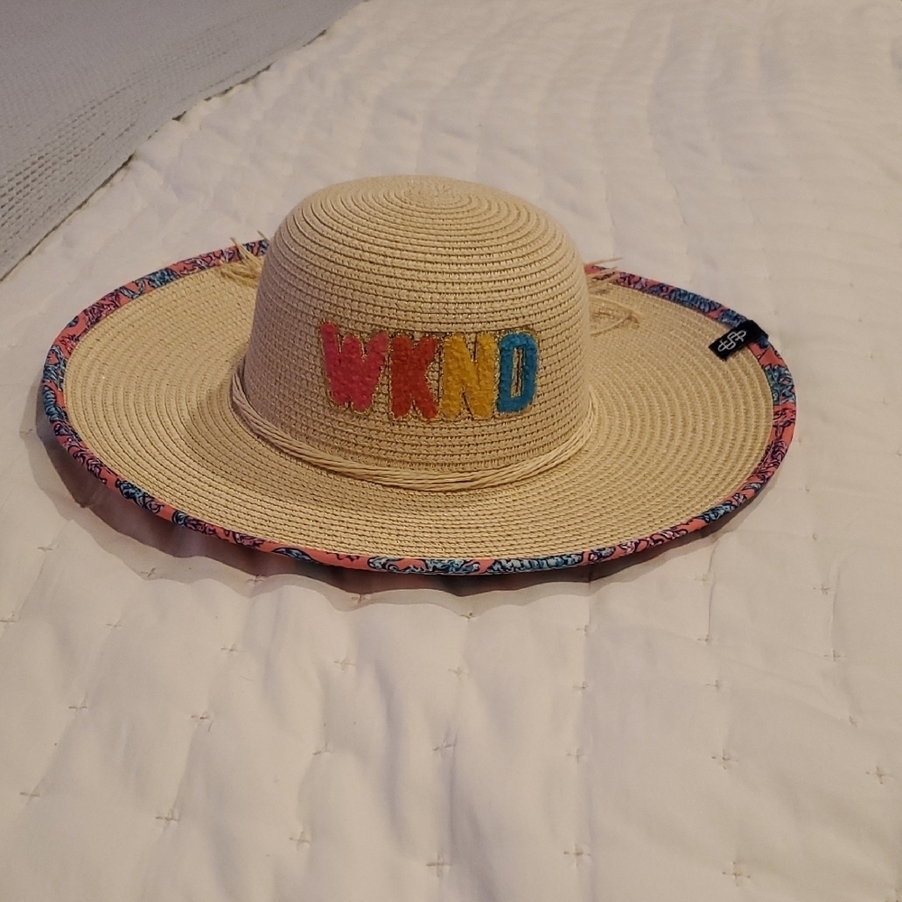 NWOT Simply Southern WKND Straw Hat with Colorful Trim